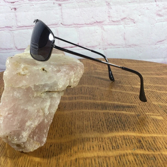 Black Metal Frame Sunglasses - Picture 3 of 4